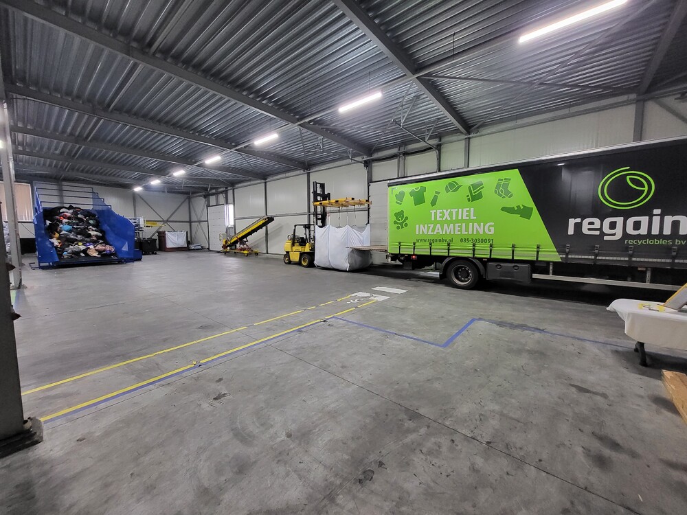 Uw organisatie ontzorgen met inzameling en recycling van textiel