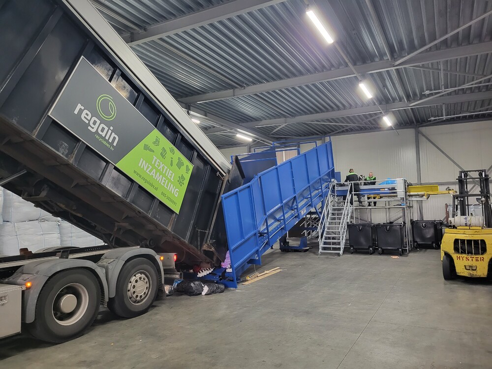 Uw organisatie ontzorgen met inzameling en recycling van textiel