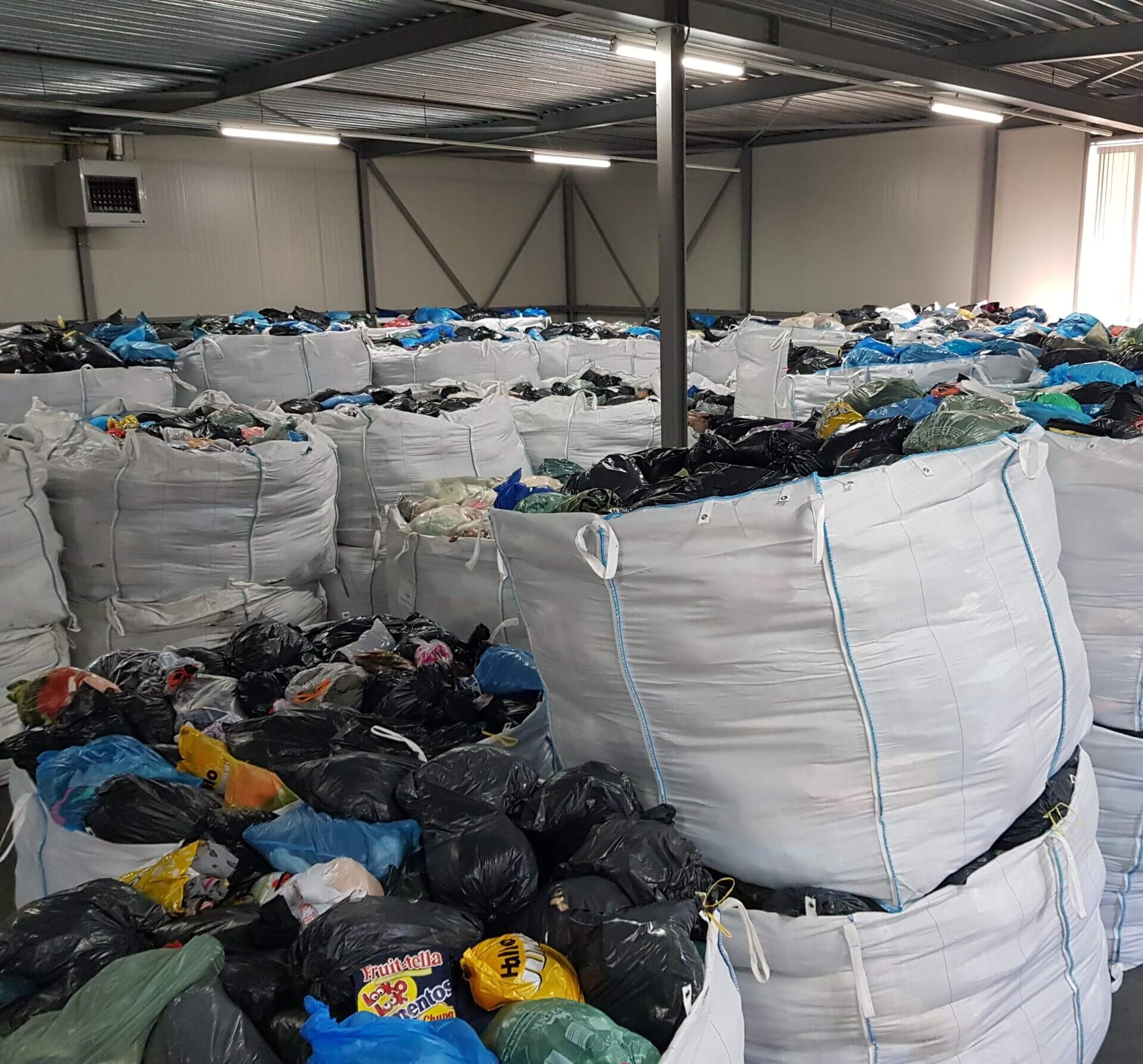 Verkoop gebruikt textiel